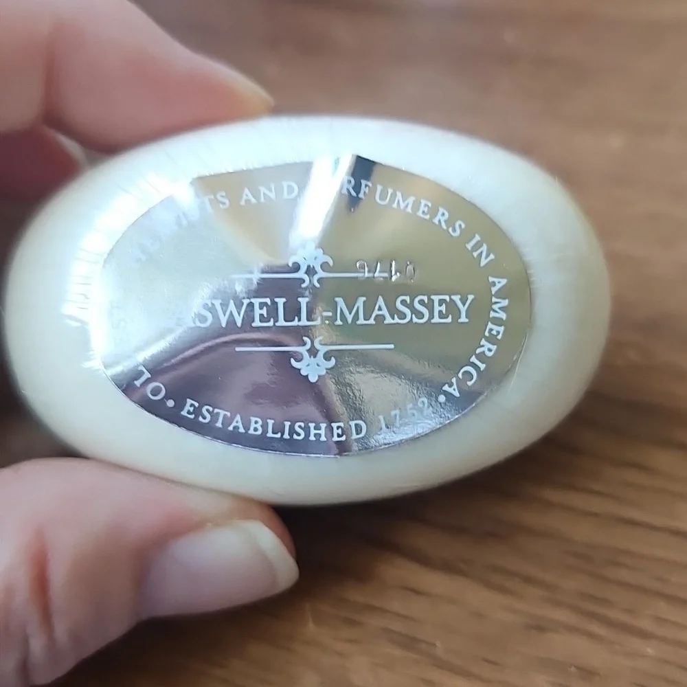 NIB Caswell-Massey Vintage Almond Cold Cream Soap Travel Size